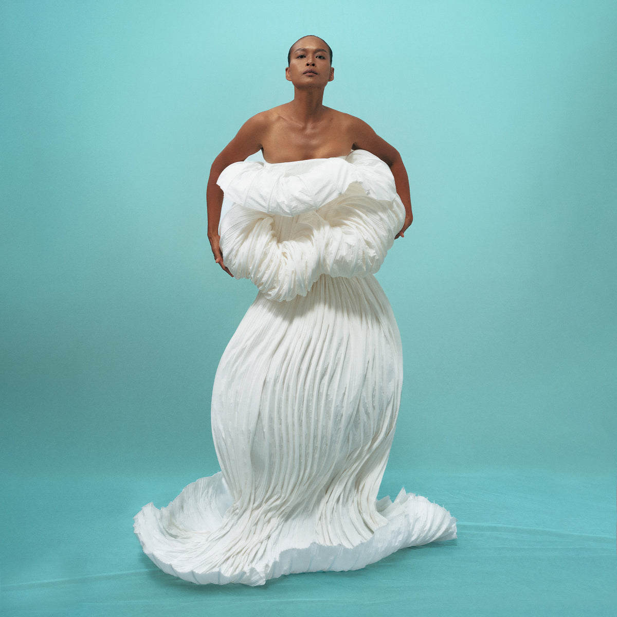 GENAVEE GOWN